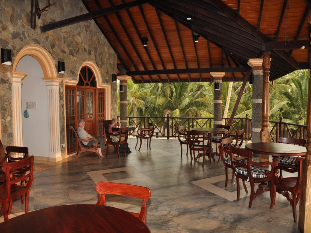 Warahena Beach Hotel фото 4