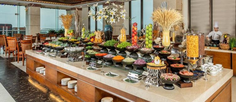 Фото отеля Mandila Beach Hotel Danang