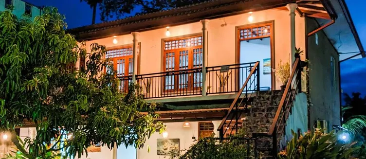 The Emerald Guest House & Villa