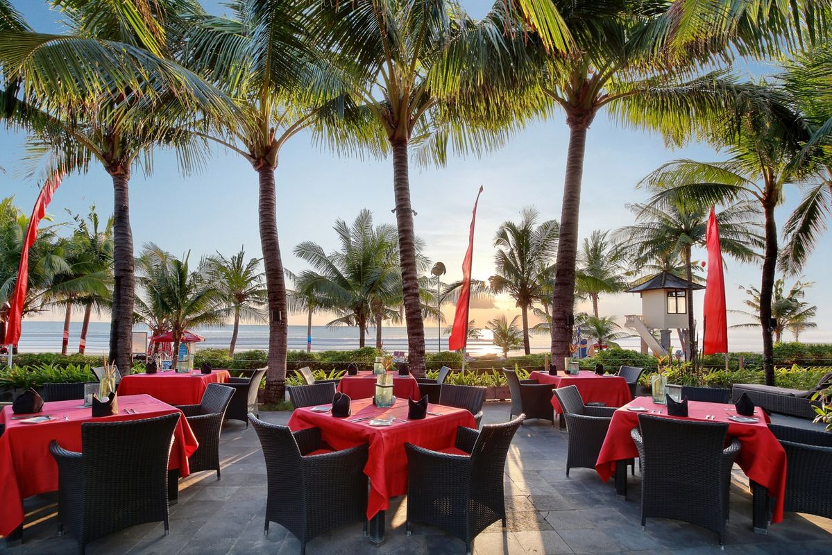 Legian Beach Hotel фото 10