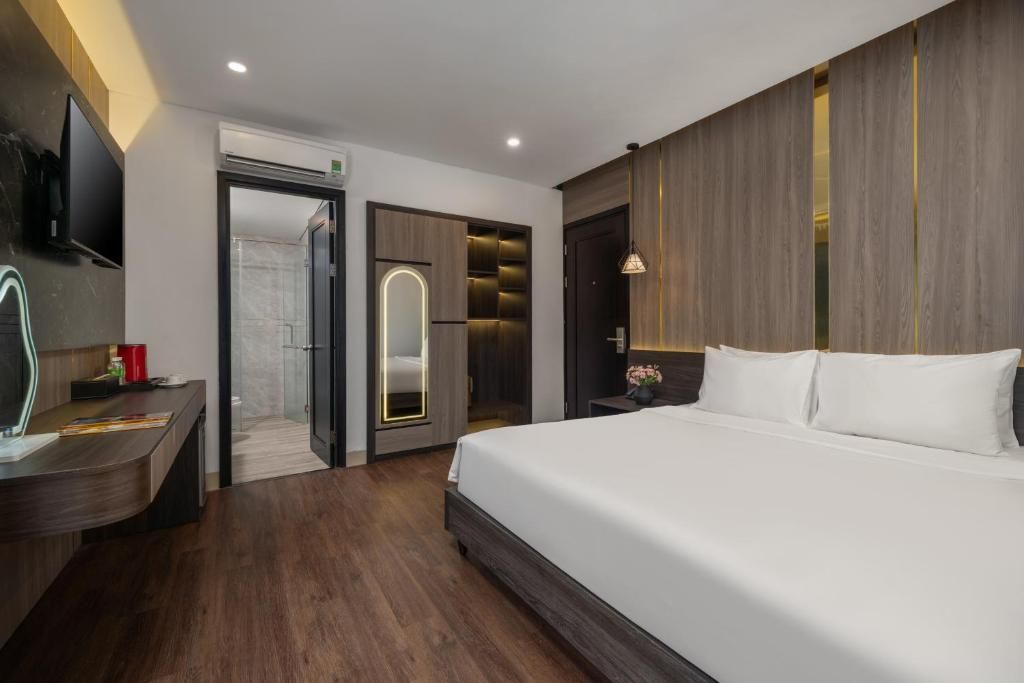 ELC Luxury Hotel фото 3