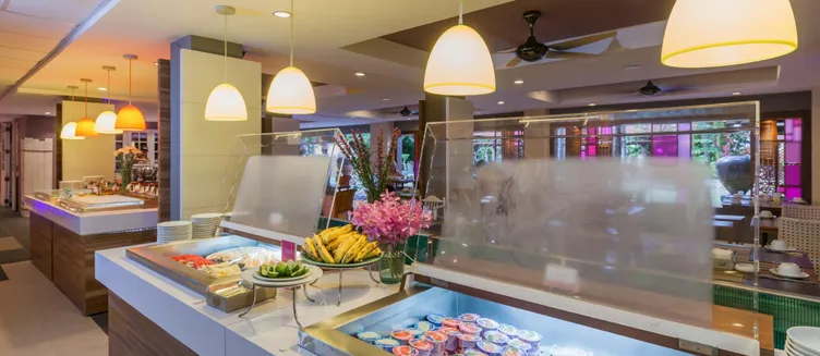 Фото отеля Patong Beach Hotel