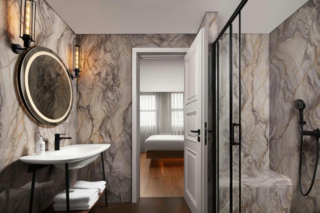Moxy Istanbul Beyoglu фото 46