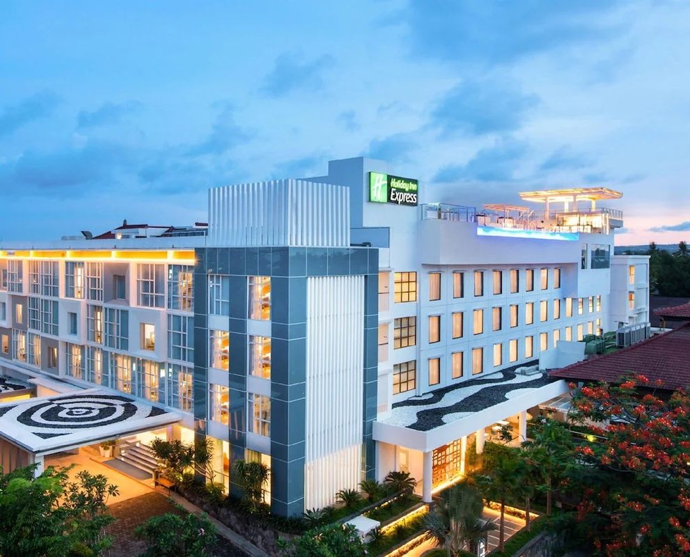 Holiday Inn Express Baruna Bali фото 0