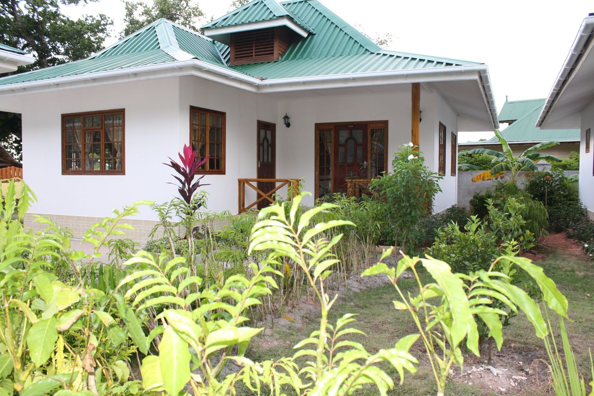 Le Surmer Self Catering Chalets фото 4