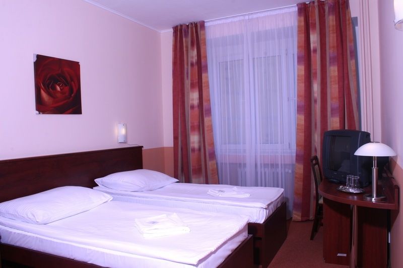 Hotel Inturprag фото 2