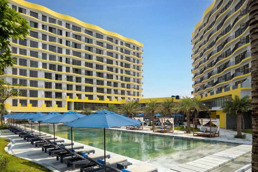 Wyndham Hoi An Royal Beachfront Resort & Villas фото 1