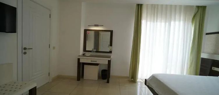 Фото отеля Maki Hotel