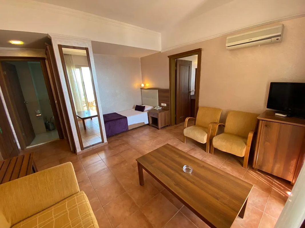 Caprice Beach Hotel фото 20