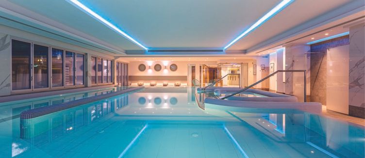 Фото отеля Crowne Plaza Limassol