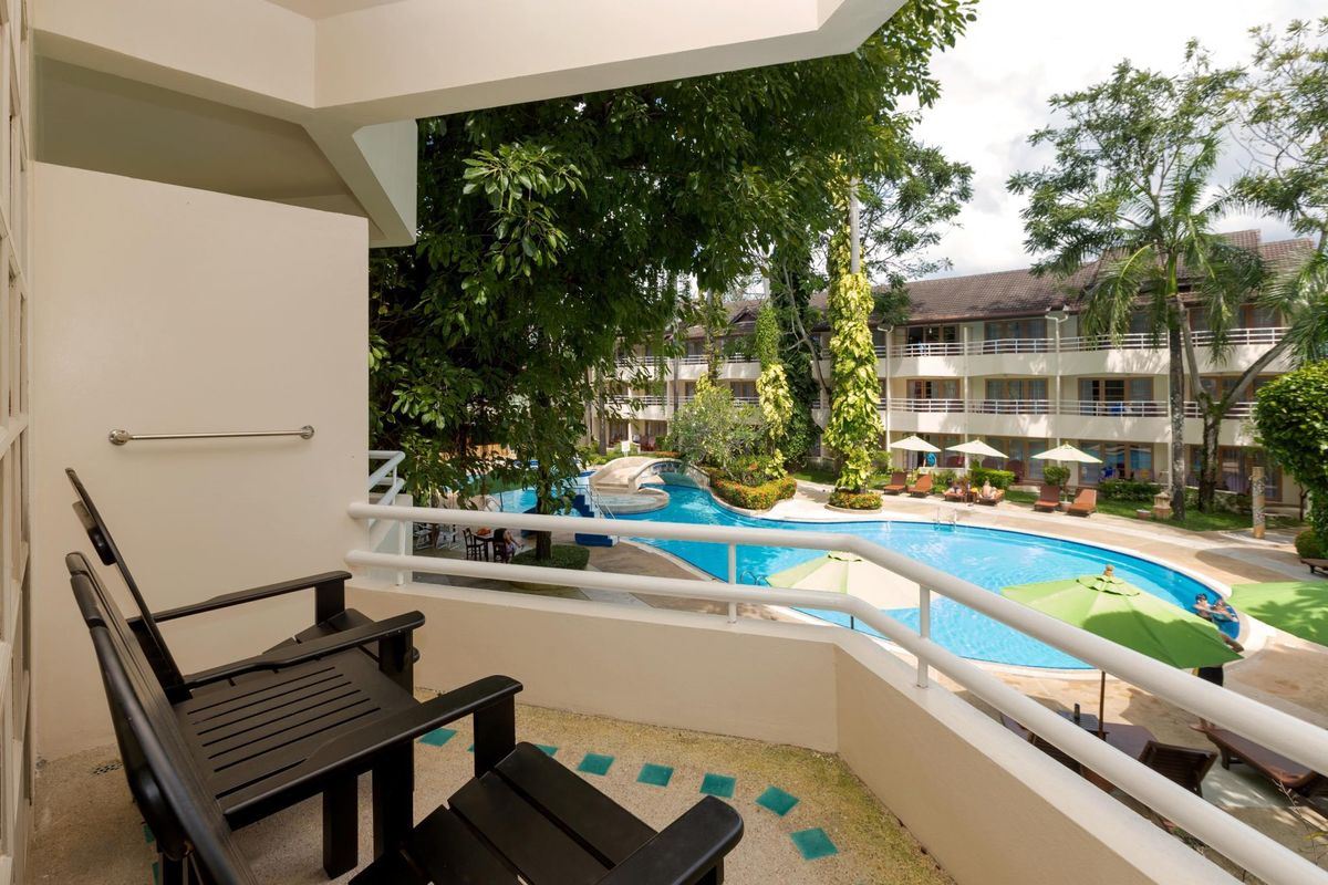Thara Patong Beach Resort & Spa фото 26