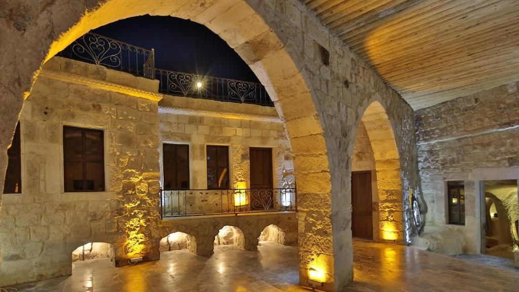 Golden Cave Suites фото 36