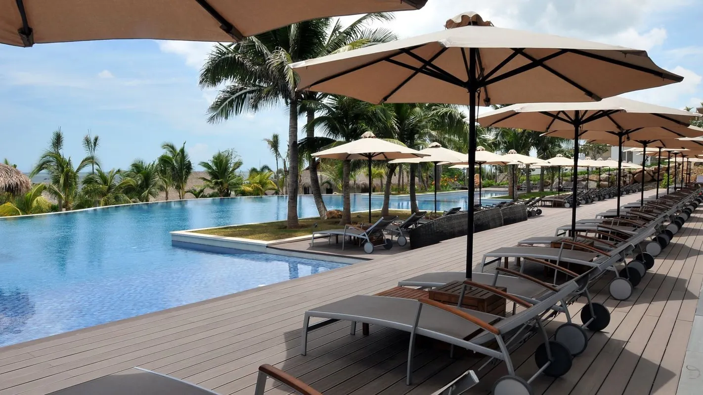 The Cliff Resort and Residence фото 12