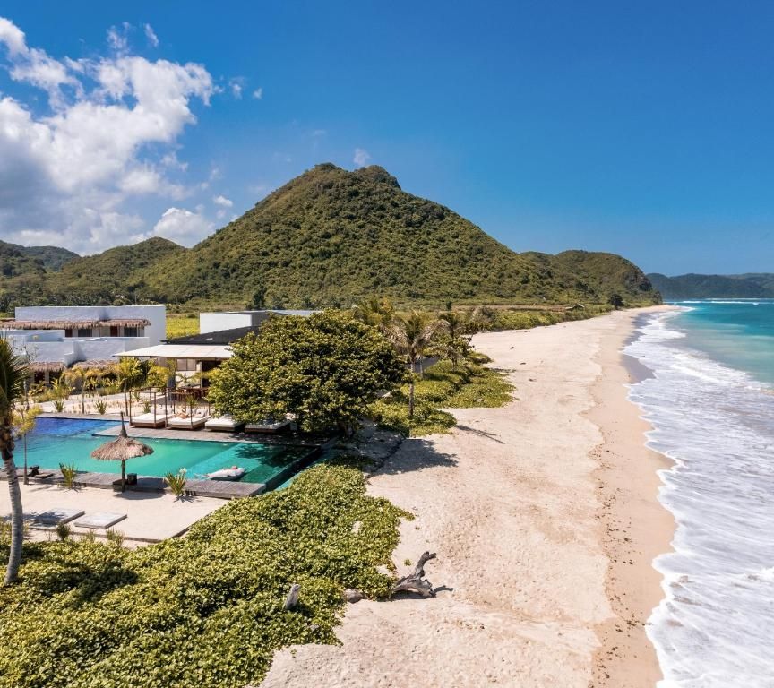 Amber Lombok Beach Resort фото 2