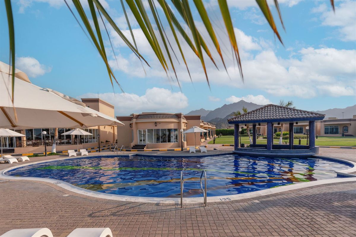 Royal Beach Hotel & Resort фото 4