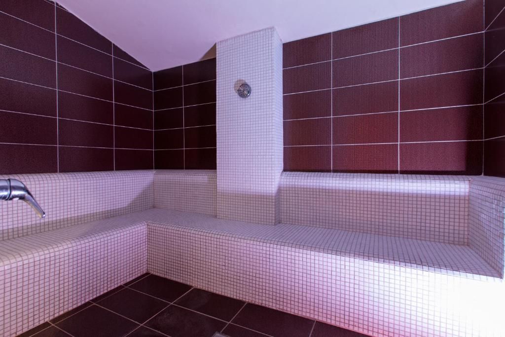 The Sovereign Beach Hotel фото 42