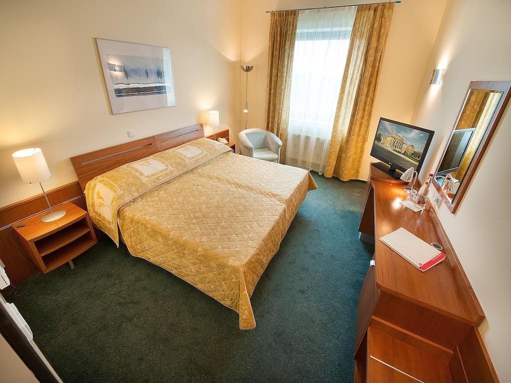 Ramada Airport Hotel Prague фото 10