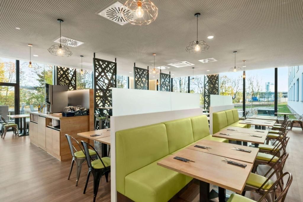 Super 8 by Wyndham Munich City North фото 3