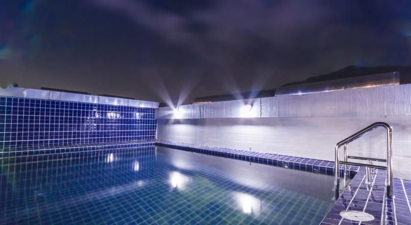 OYO 861 Patong Dynasty Hotel фото 42