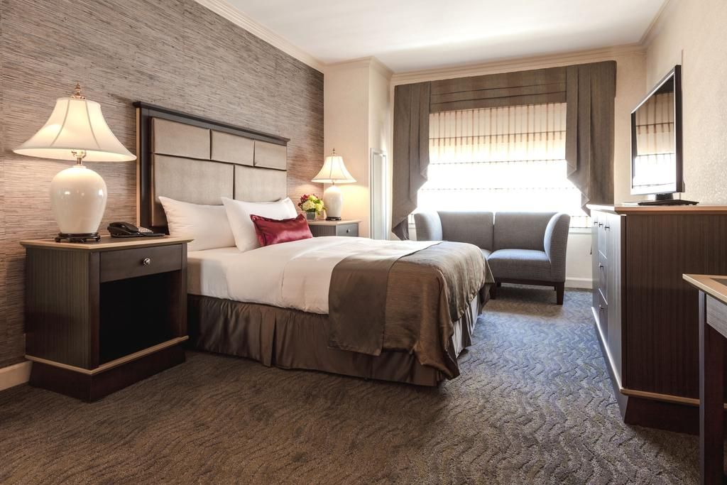 The Whitehall Hotel фото 37