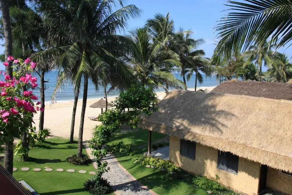 Bamboo Village Beach Resort & Spa фото 27