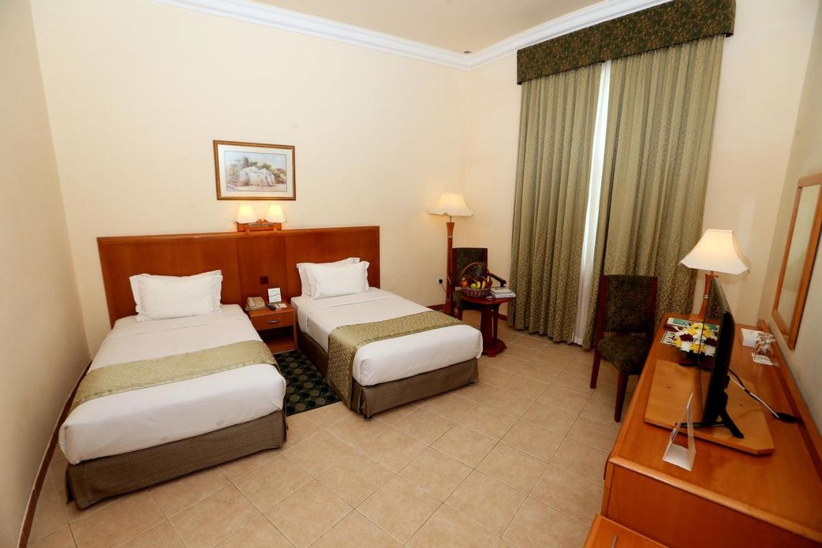 Sharjah Premiere Hotel & Resort фото 4