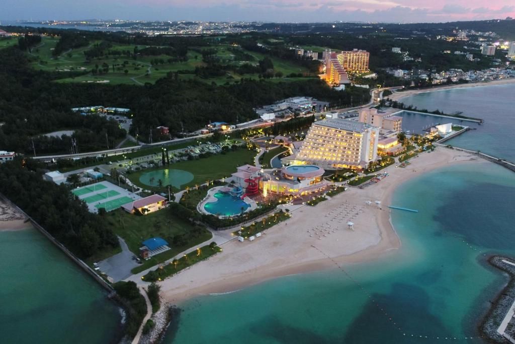 Sheraton Okinawa Sunmarina Resort фото 41