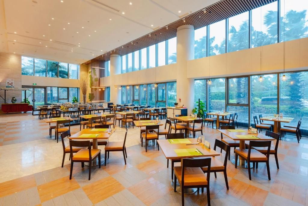 Holiday Inn Haikou West Coast by IHG фото 5