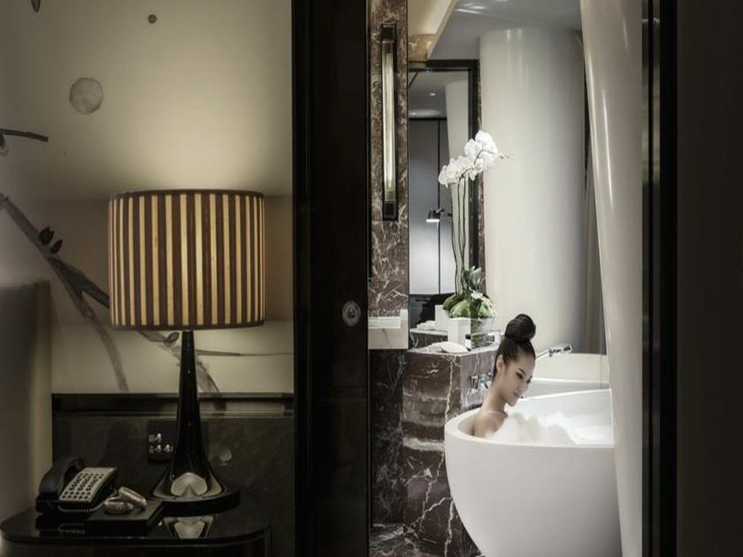 Four Seasons Hotel фото 23