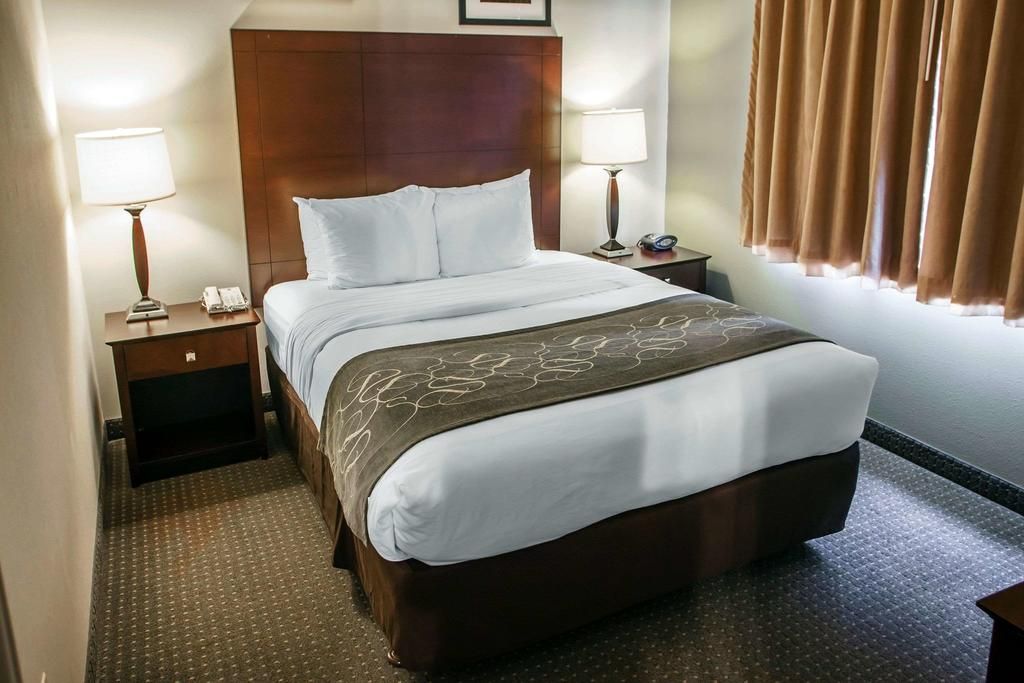 Comfort Suites Elgin фото 18