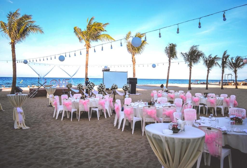 Holiday Beach Danang Hotel & Spa фото 64