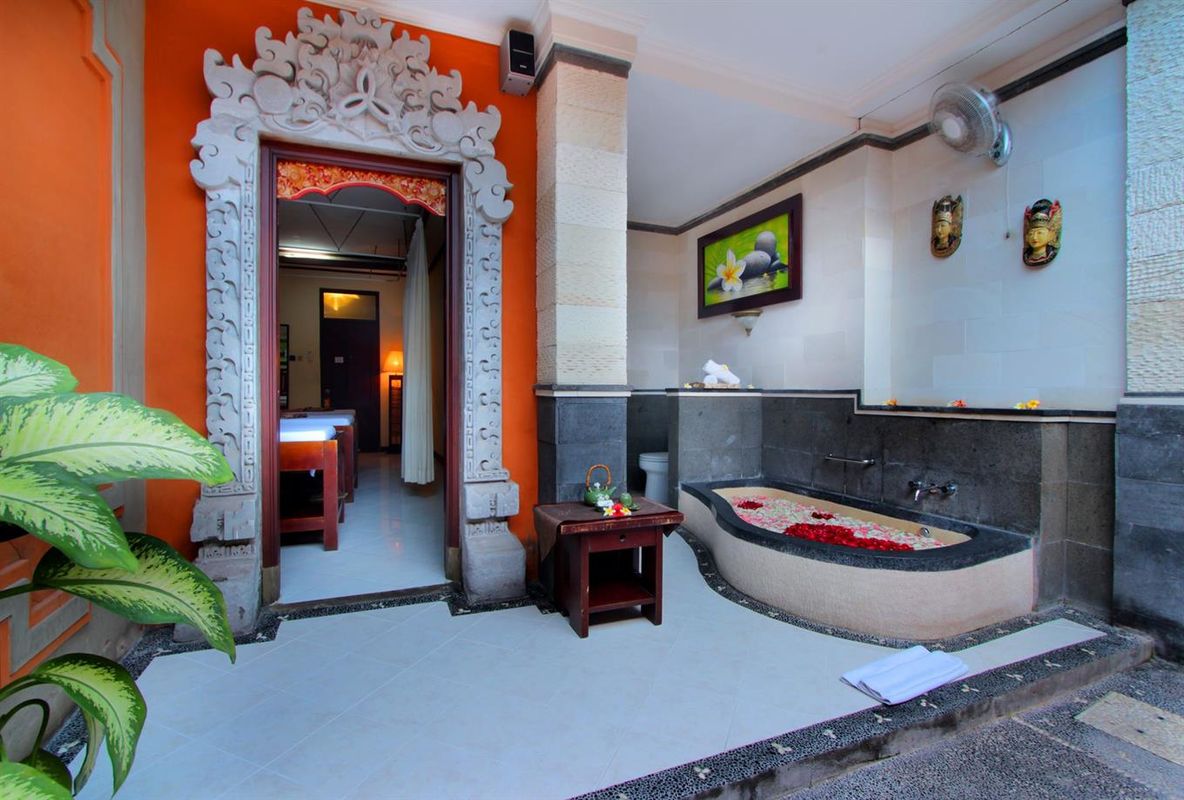 Adi Dharma Hotel Kuta фото 17