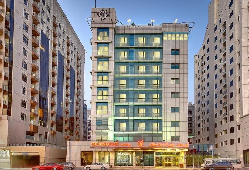 Grandeur Hotel фото 0