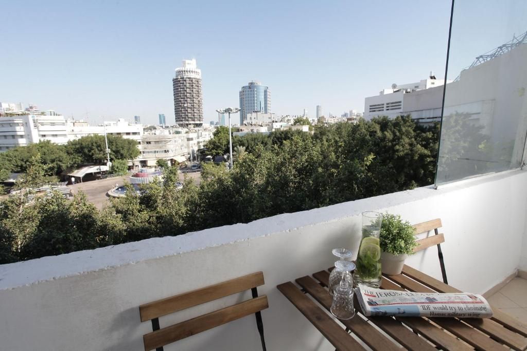 The White House Hotel At Dizengoff Square фото 4