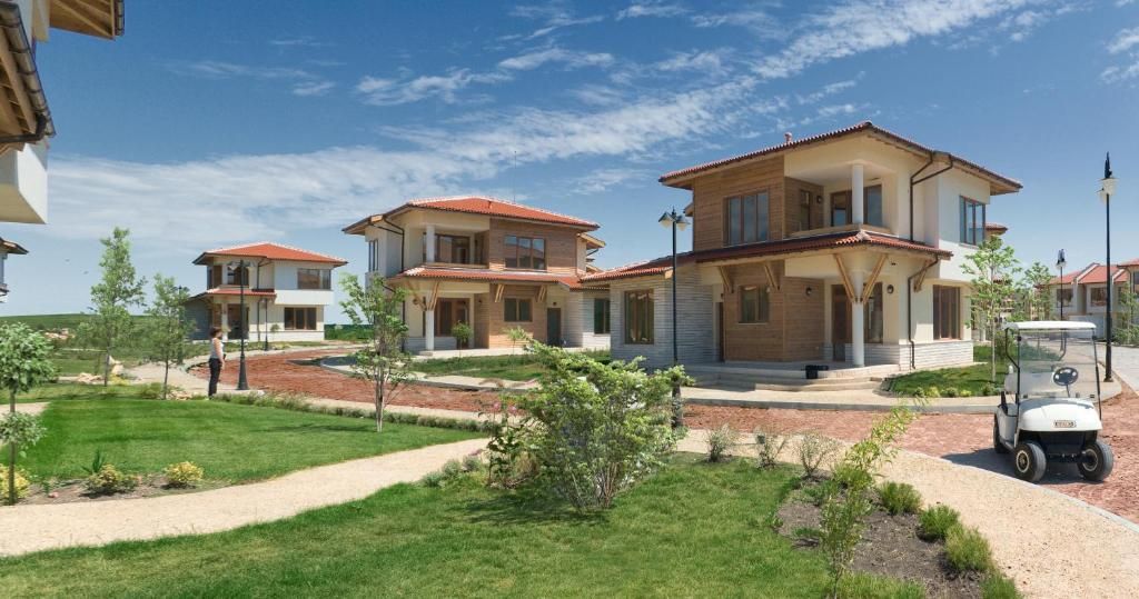 Lighthouse Apartments And Villas фото 0