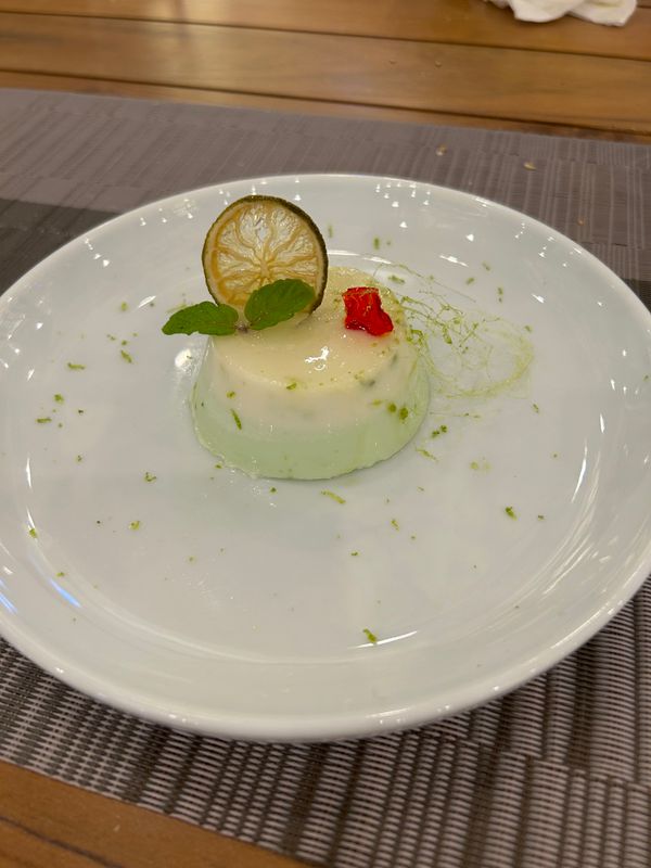 Avyanna Gulhi Beach Hotel фото 8