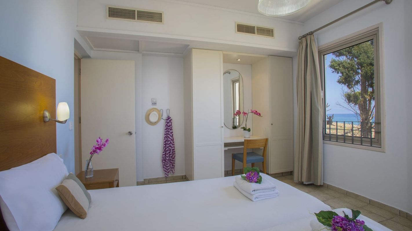 Louis Althea Beach Hotel фото 4