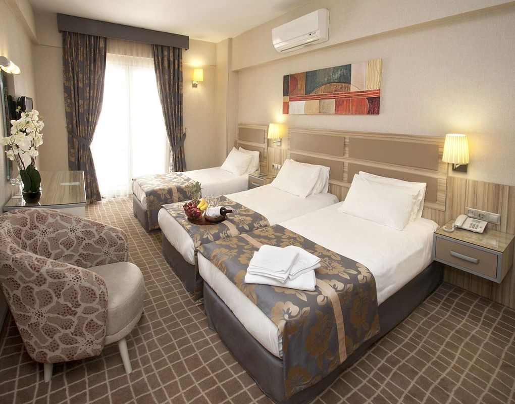 Hotel Nanda фото 0