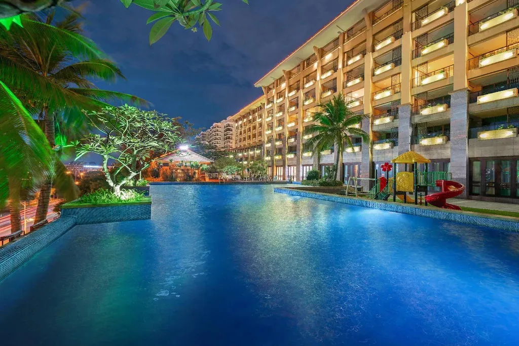 Four Seasons Ocean Courtyard Hotel фото 1