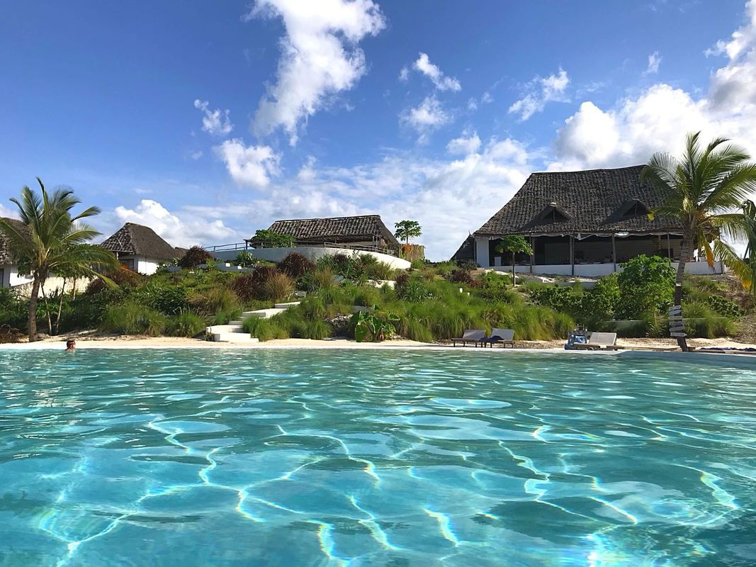 Zanbluu Beach Hotel фото 0