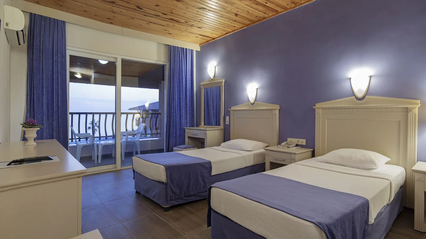 Club Turtas Beach Hotel фото 4