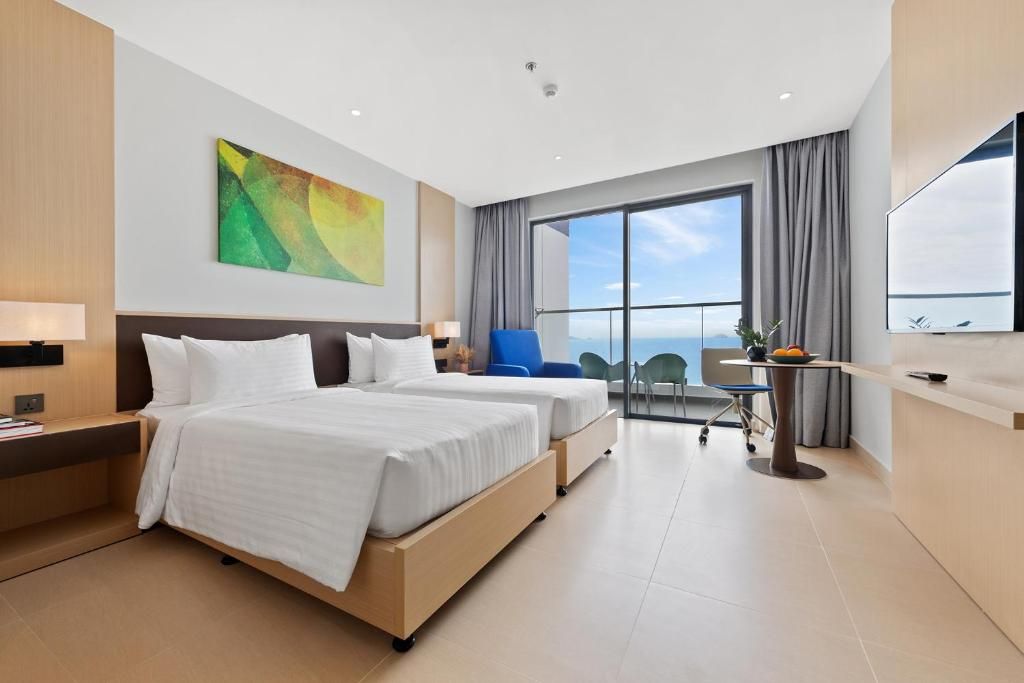 The Empyrean Cam Ranh Beach Resort фото 3