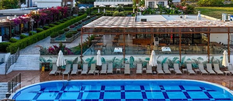 Фото отеля Feniks Priority Hotel (Adults Only)