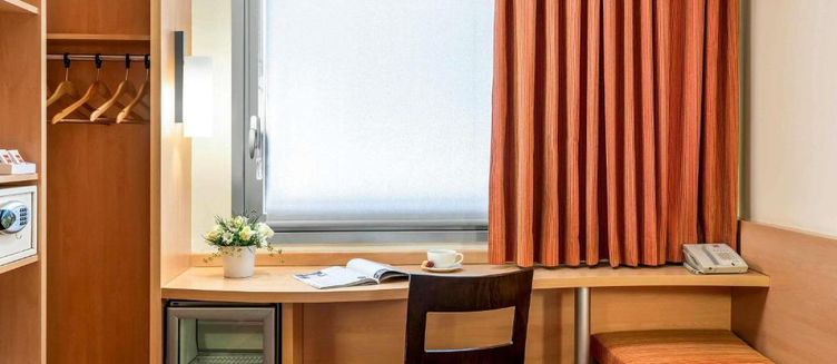 Фото отеля Ibis Izmir Alsancak