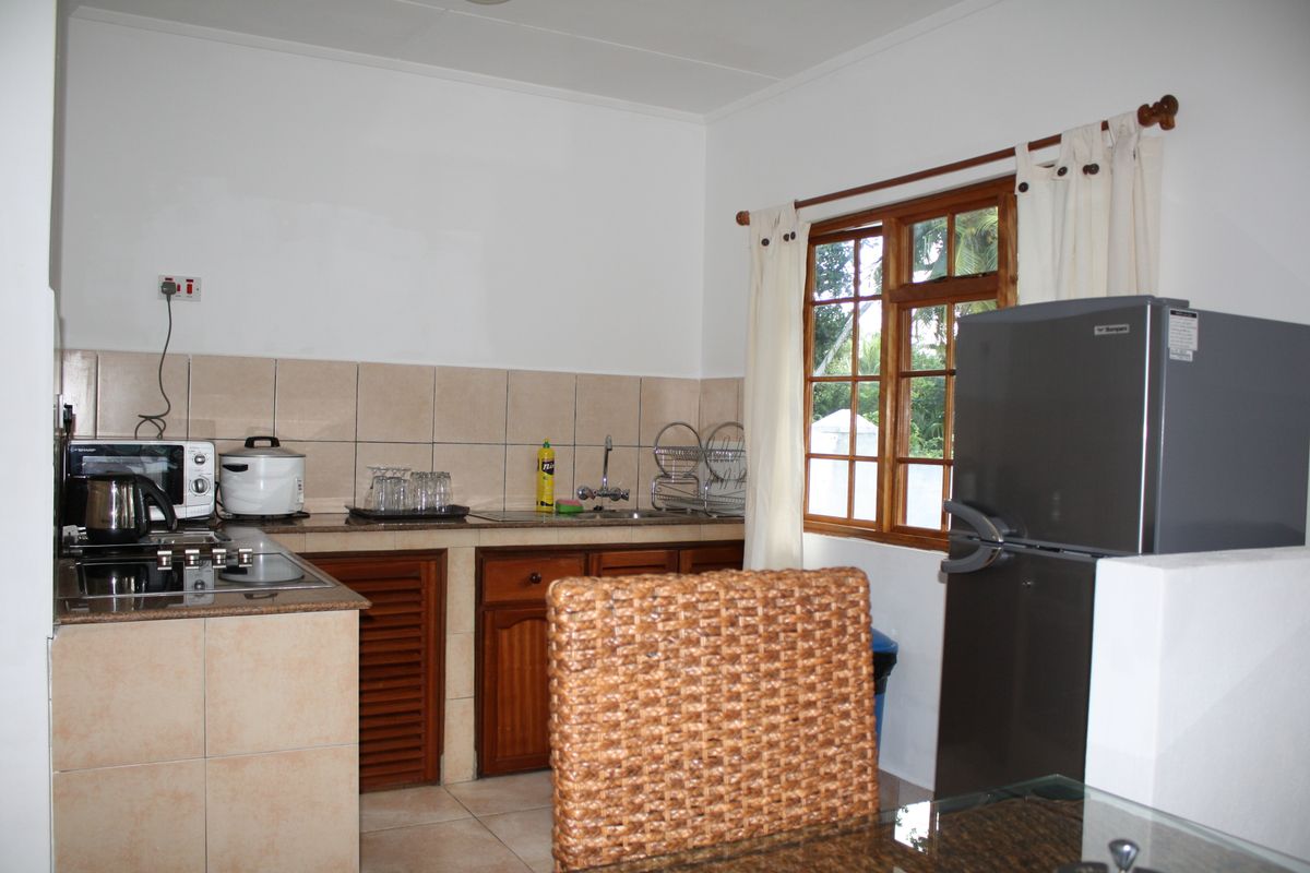 Le Surmer Self Catering Chalets фото 8