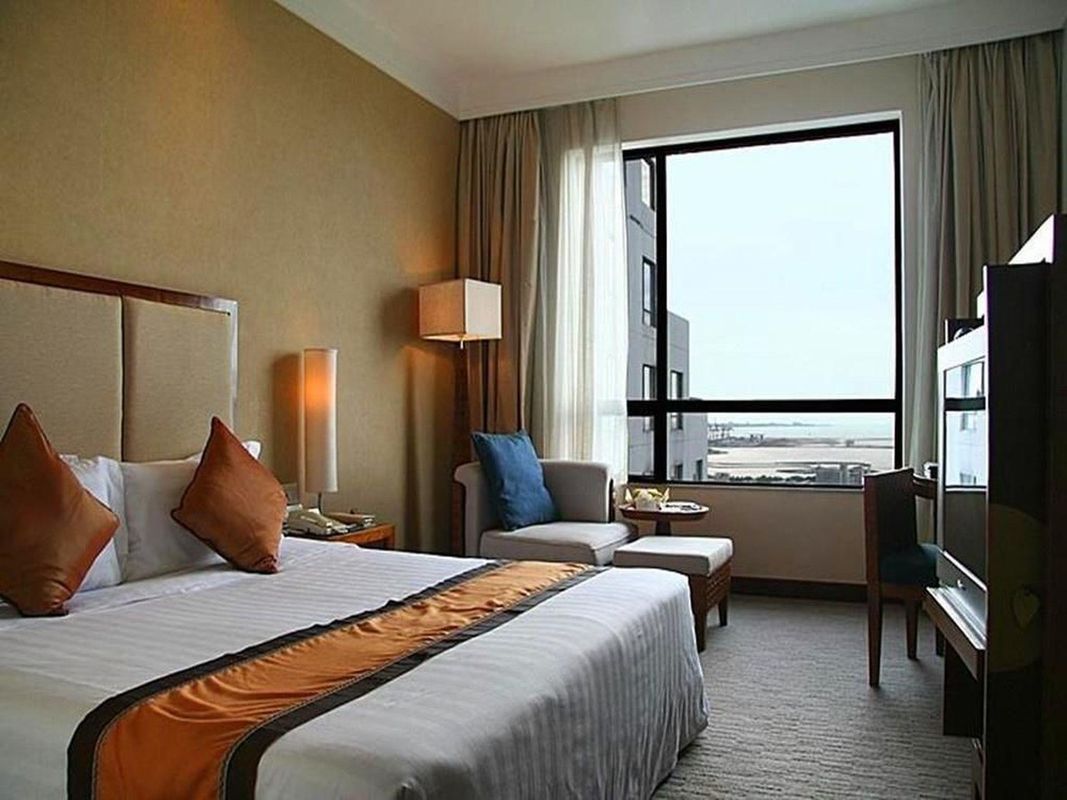 BaoHua Harbour View Hotel фото 3