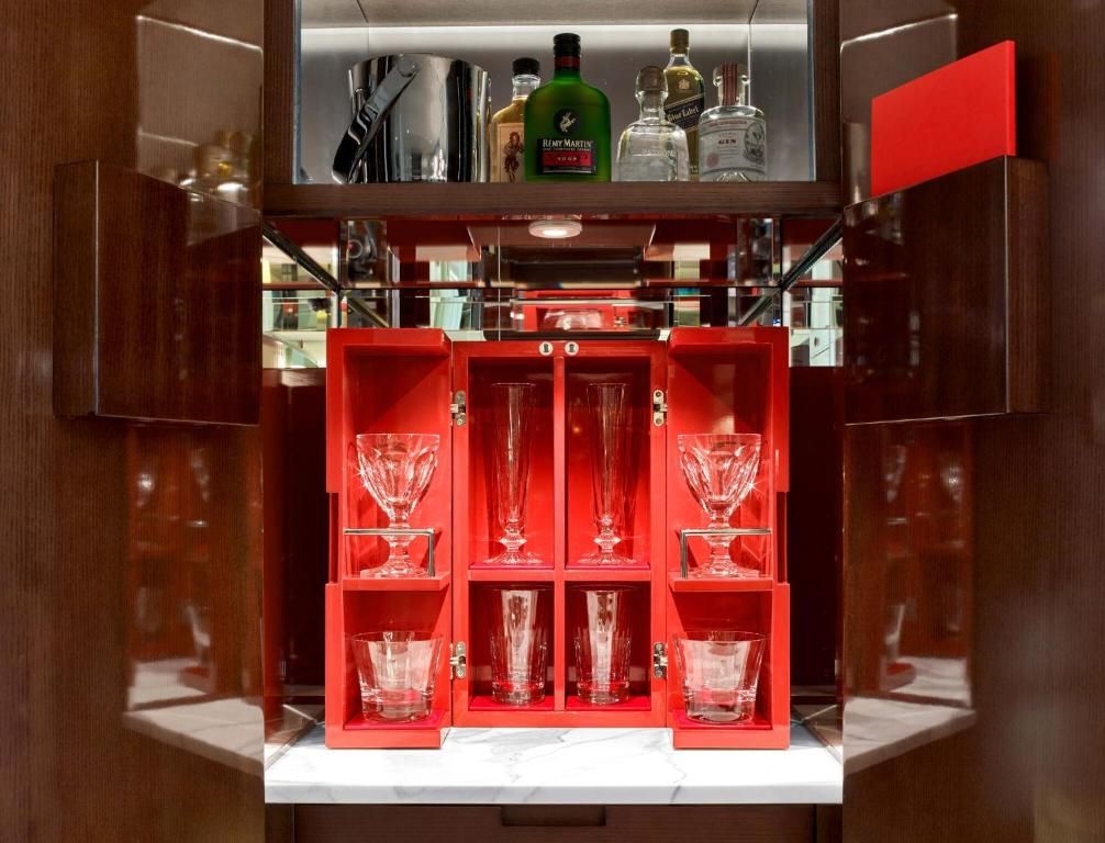 Baccarat Hotel and Residences фото 12