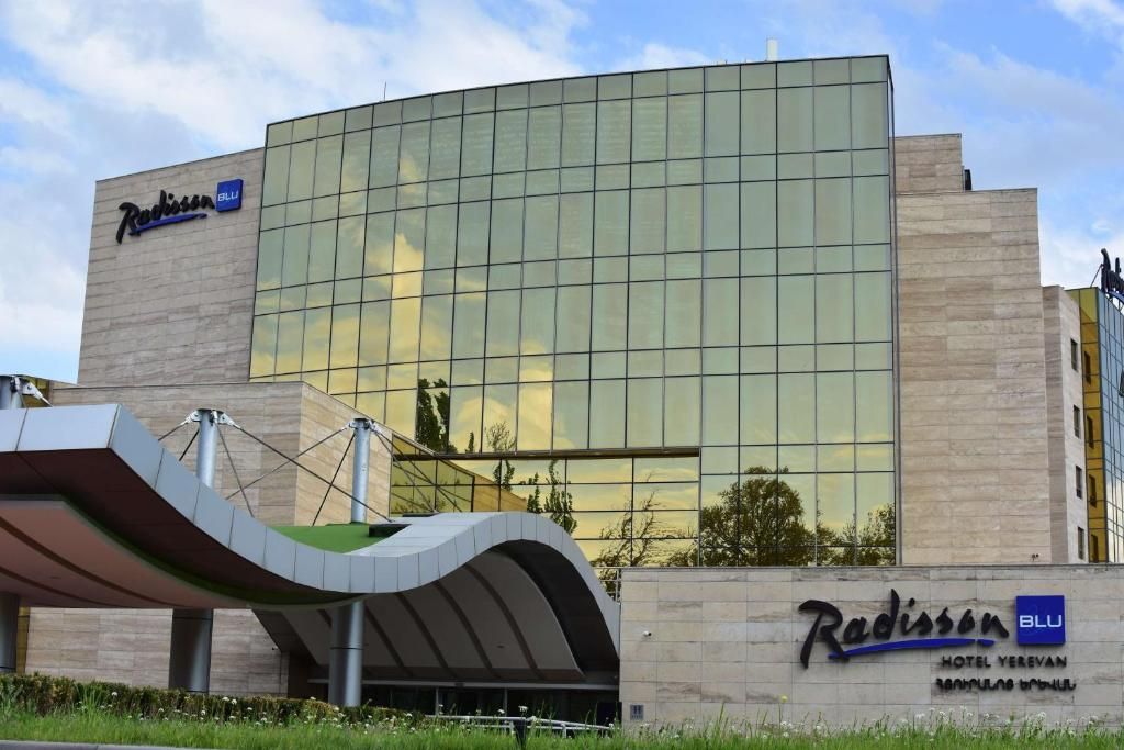 Radisson Blu Hotel Yerevan фото 2
