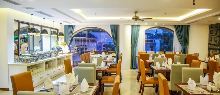 Фото отеля Ritzy Hotel