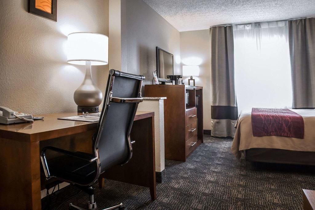 Comfort Inn North фото 16